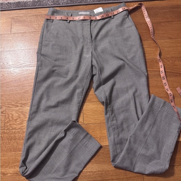 Outfit! (2) Banana Republic trousers + floral top - Picture 6 of 12